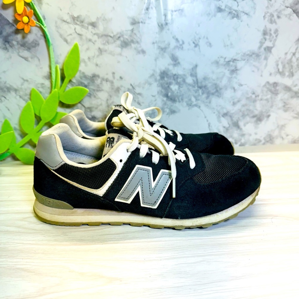 New Balance 574 Black Gray White KL574RWG Size 7